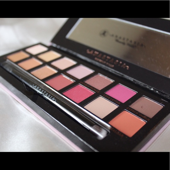 ABH Modern Renaissance Palette (Make an offer!!) - Picture 2 of 3