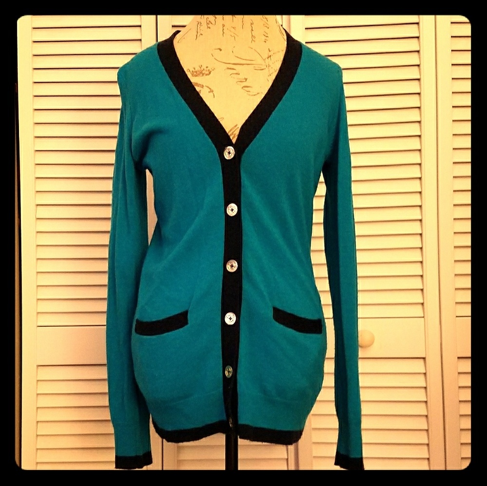 **CLOSET CLEAR OUT SALE!**C Wonder cardigan