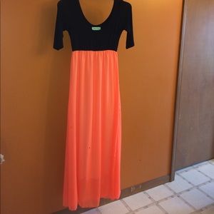 Filly Flair low scoop neck maxi dress