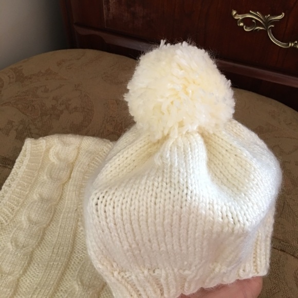 Hand knitted 2pc set - Picture 3 of 4