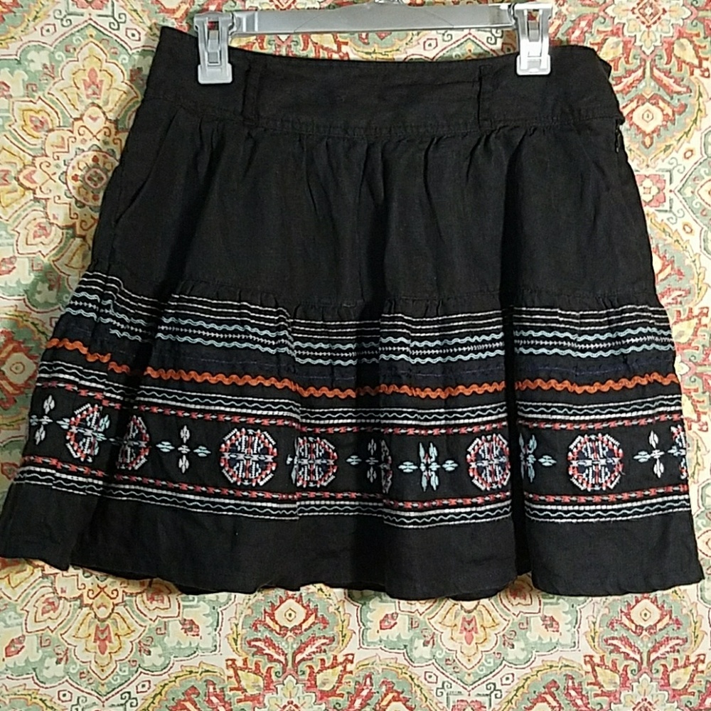 Embroidered skirt