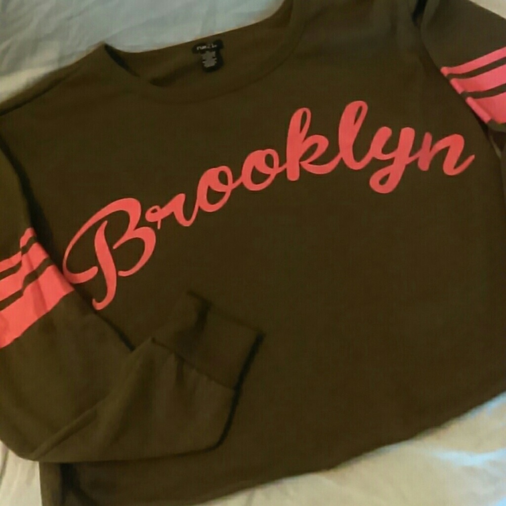 ⏬$11 Rue 21 crop sweater size XL