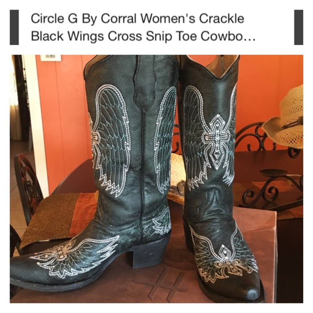 STUNNING CROSS & WING Corral Boots