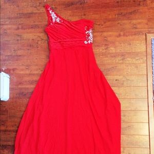Beautiful & elegant long red formal dress, size 11