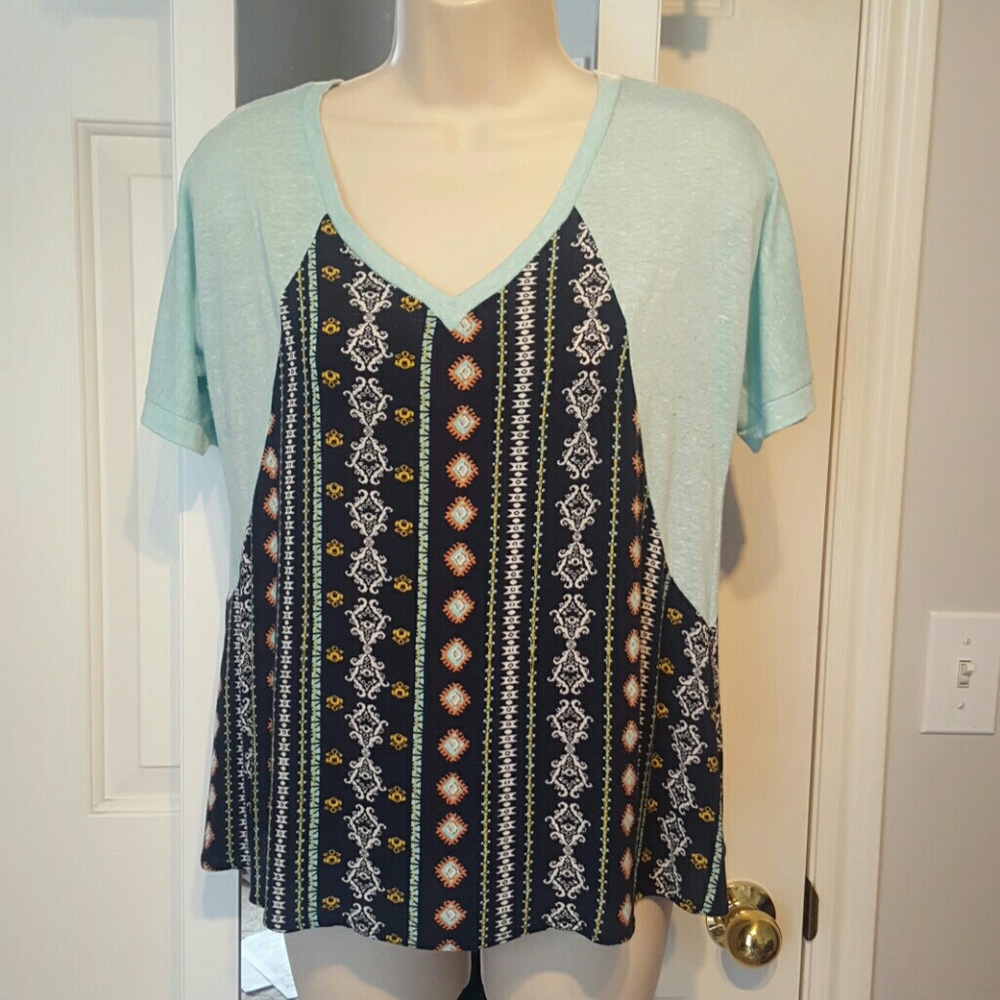 The neck down raglan top small