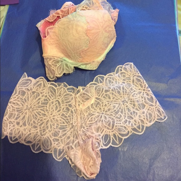 PINK Victoria's Secret Other - Beautiful Victoria's Secret set