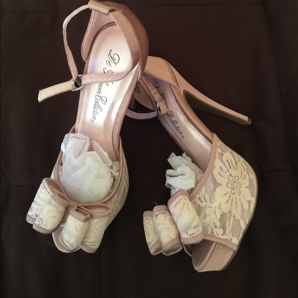 Brand new nude lace size 7.5