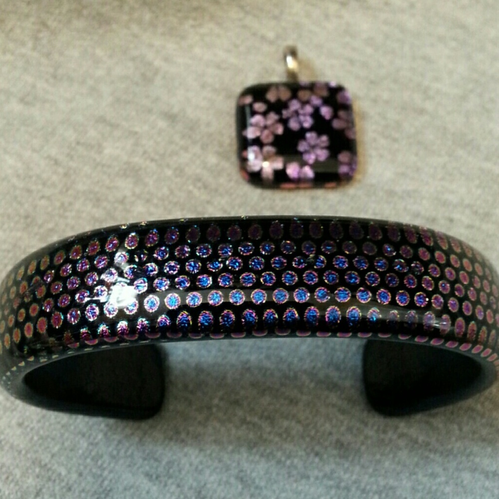 Glass cuff bracelet with matching pendant