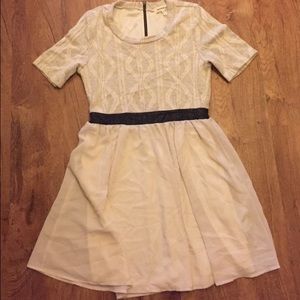 Short sleeved dress