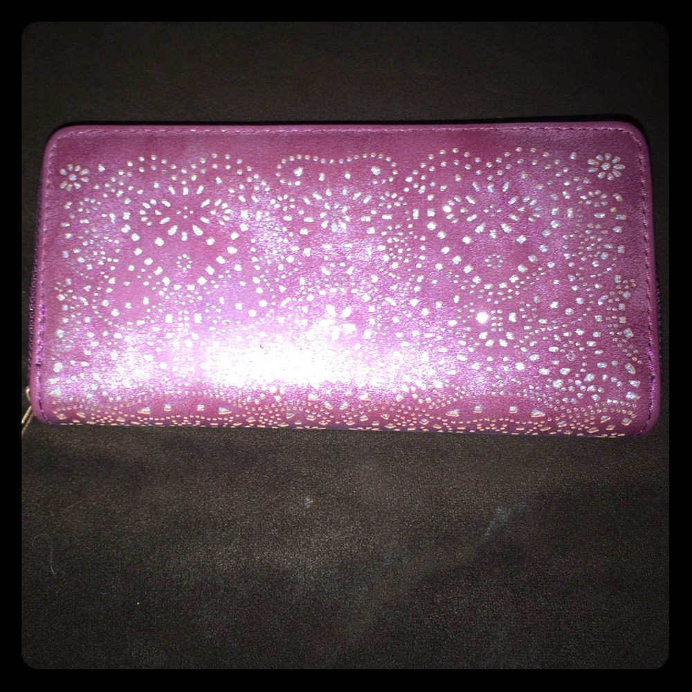 Maurice's wallet