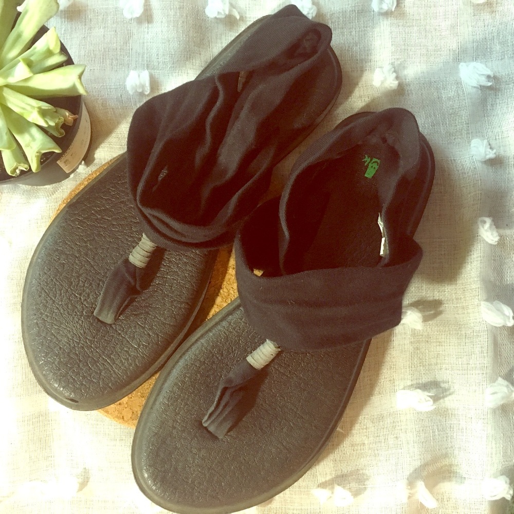 Sanuk Black Yoga Sling SZ 9 Sandals Good condition