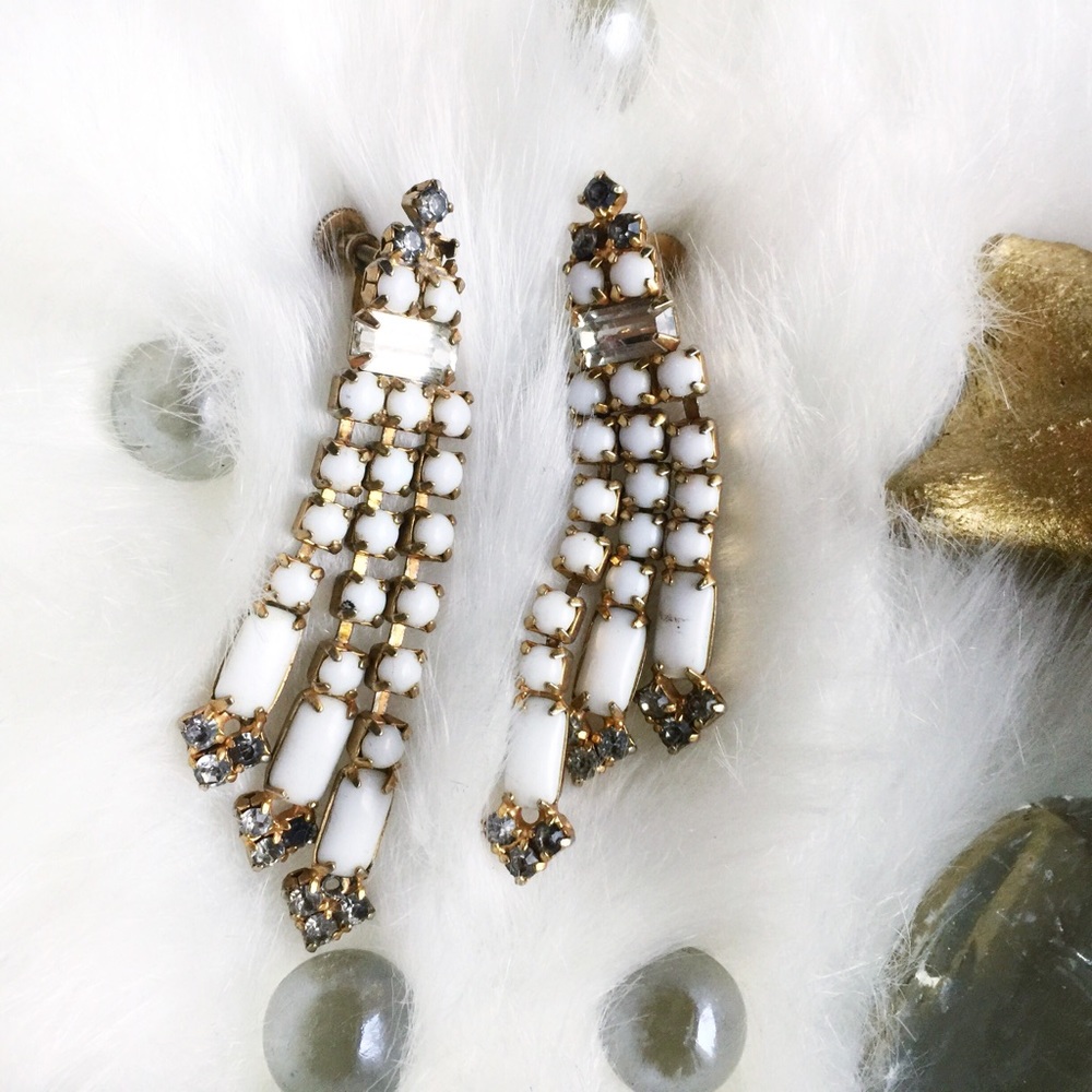. {MILK GLASS + CRYSTAL} Gatsby screw-back earring