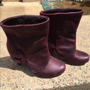 Purple boots 7.5