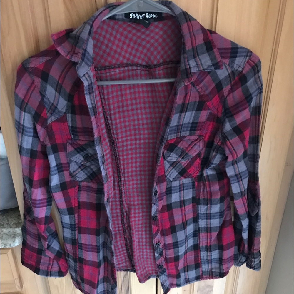 Button down casual plaid shirt. Small.Red