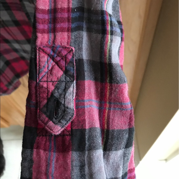 Button down casual plaid shirt. Small.Red - Picture 4 of 5