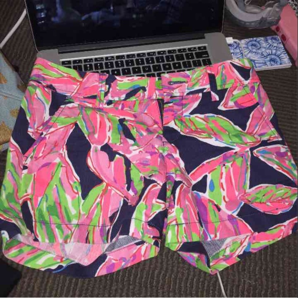 NWOT Lilly shorts