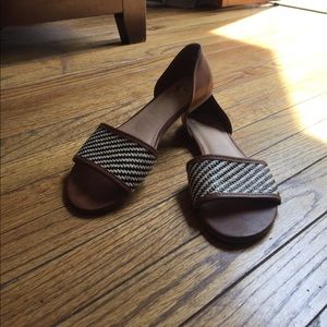 Woven design open toe flats