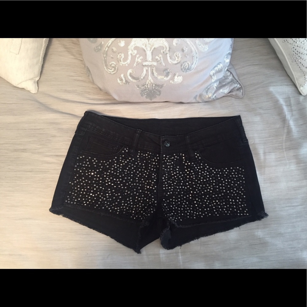 H&M black studded shorts
