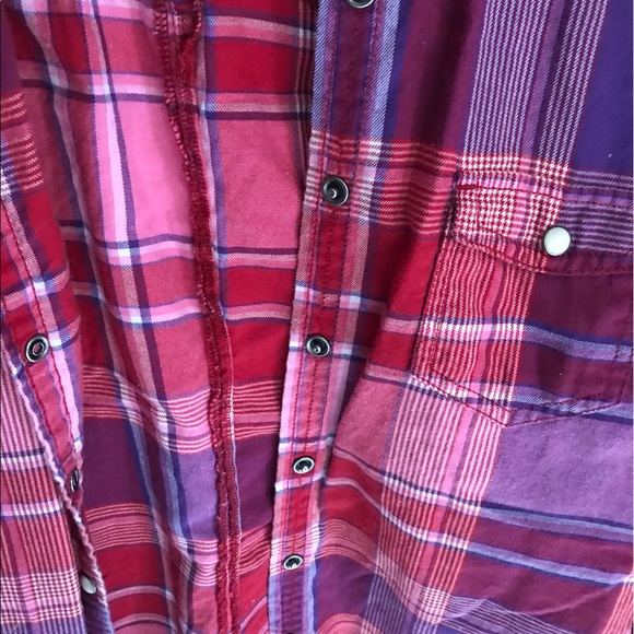 Small plaid button down. Burgundy/red - Picture 4 of 6