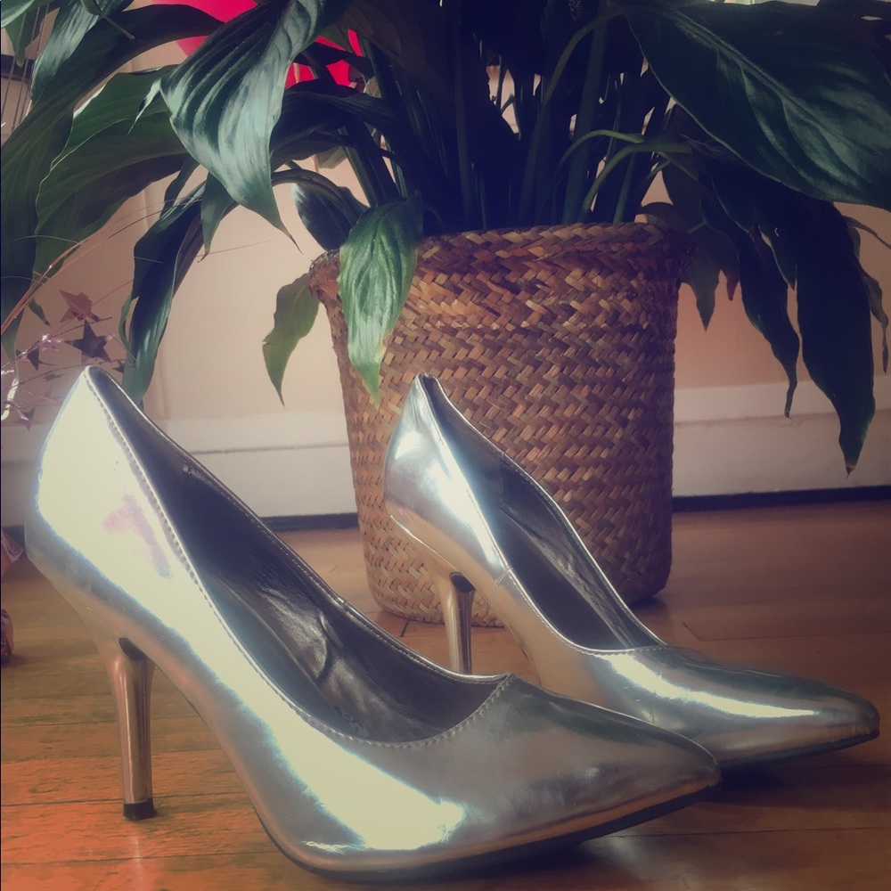 Disco Metallic Pumps