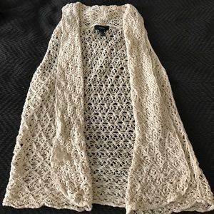 Knitted sleeveless kimono