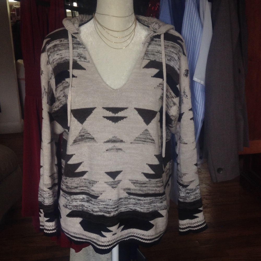 PRICEDROP American Eagle Thick Tribal Hoodie