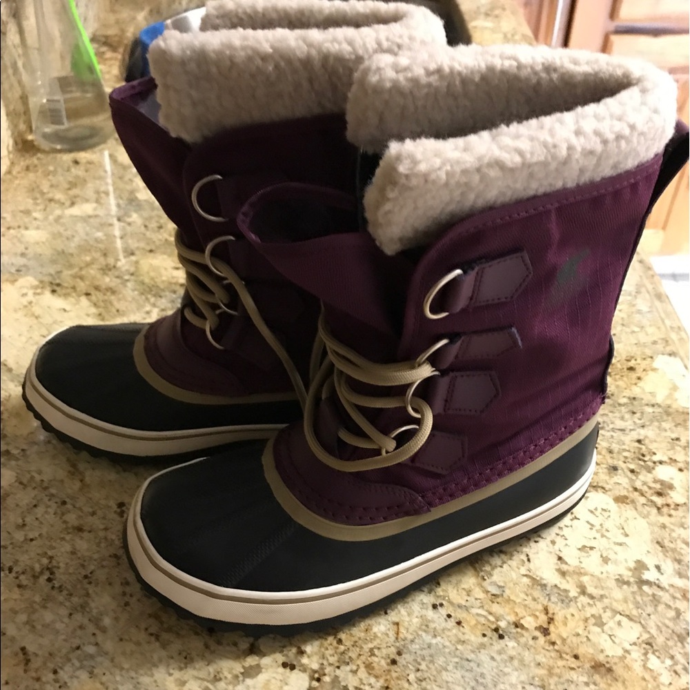 Sorel women's snow boots 6.5 winter carnival boots