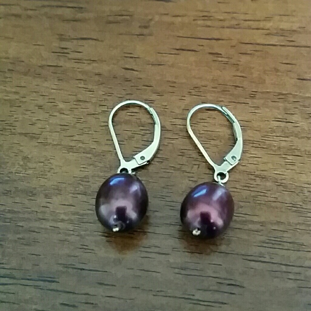 Pearl drop earrings