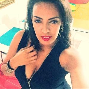 Meet your Posher, Elyzabeth