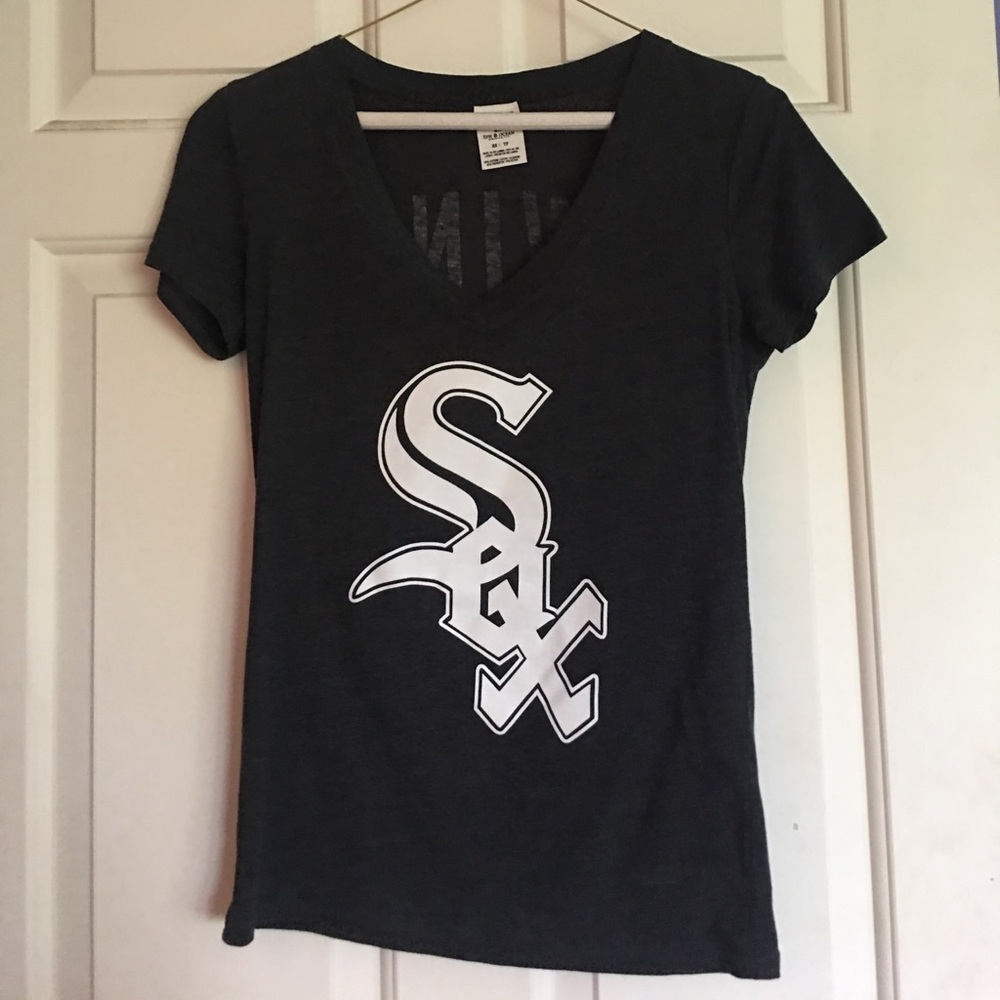 PINK white sox v neck top