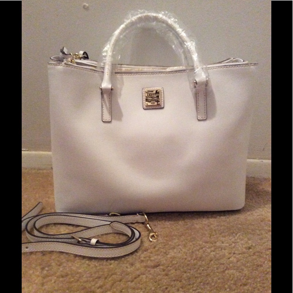 💥Dooney and Bourke Saffiano Willa Satchel💥