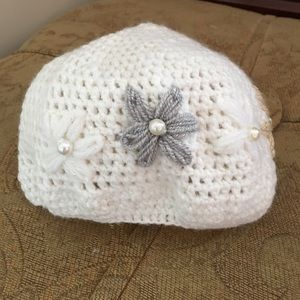 Girls beret. Hand knitted. NWOT