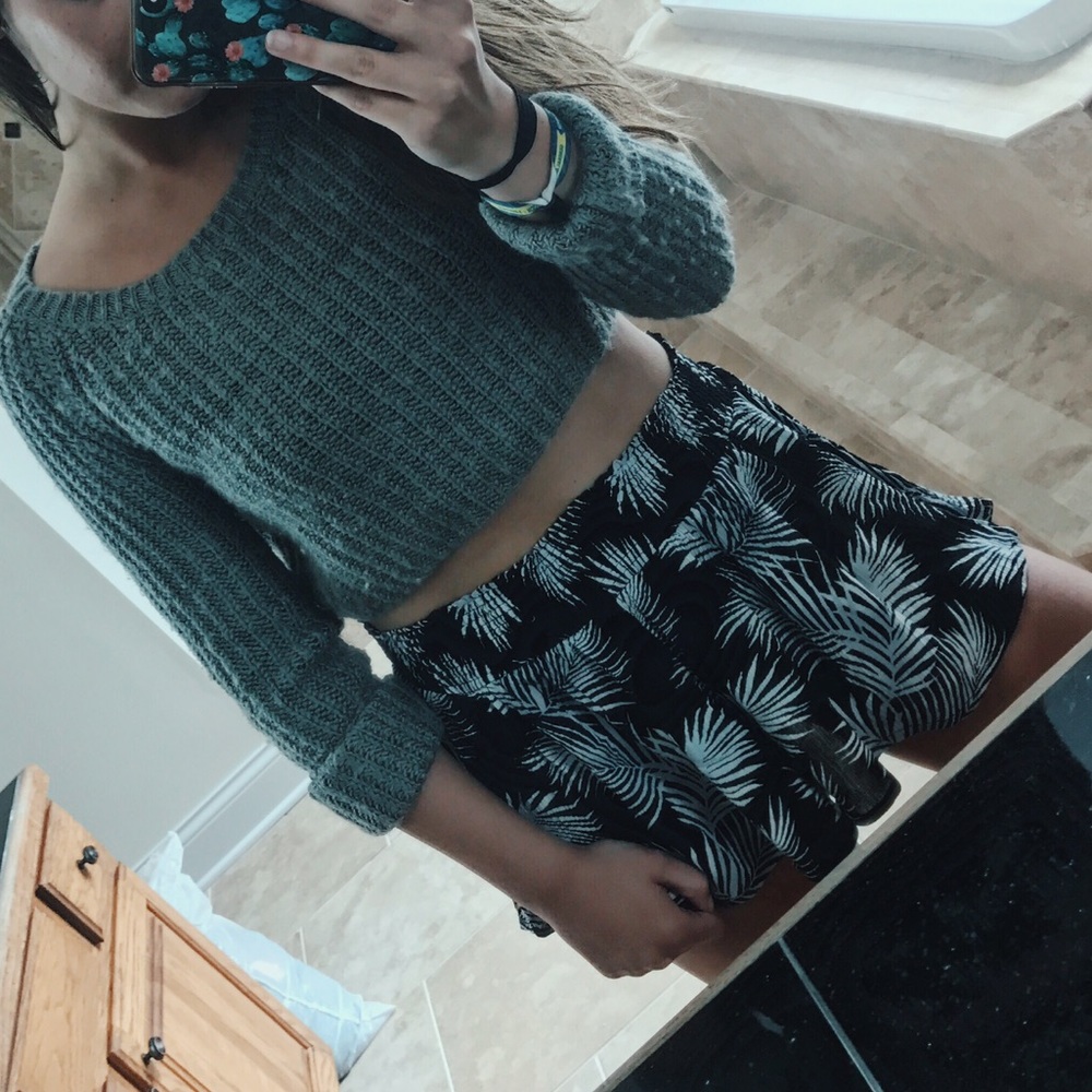 urban outfitters crop top