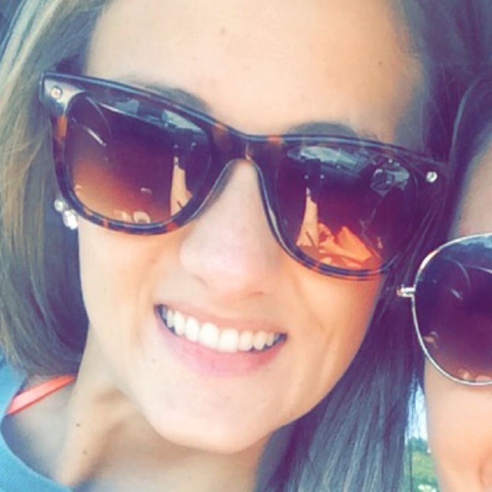 Lilly Pulitzer Sunglasses - Picture 4 of 5