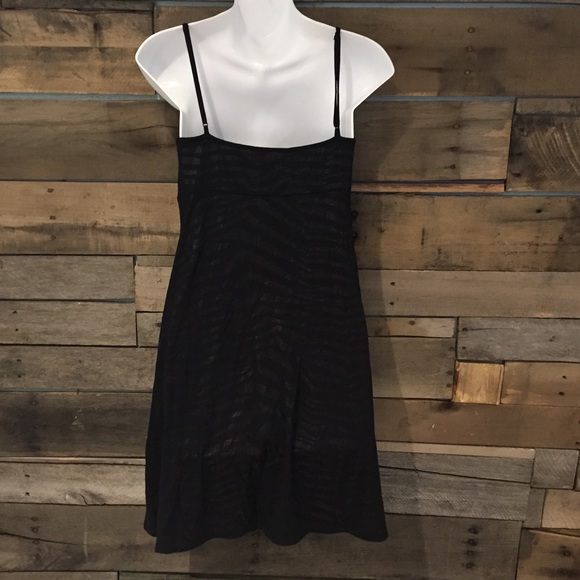 Black print dress by a Express is NWT Size medium - Picture 4 of 5