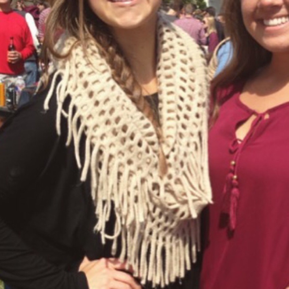 Fringe cream scarf