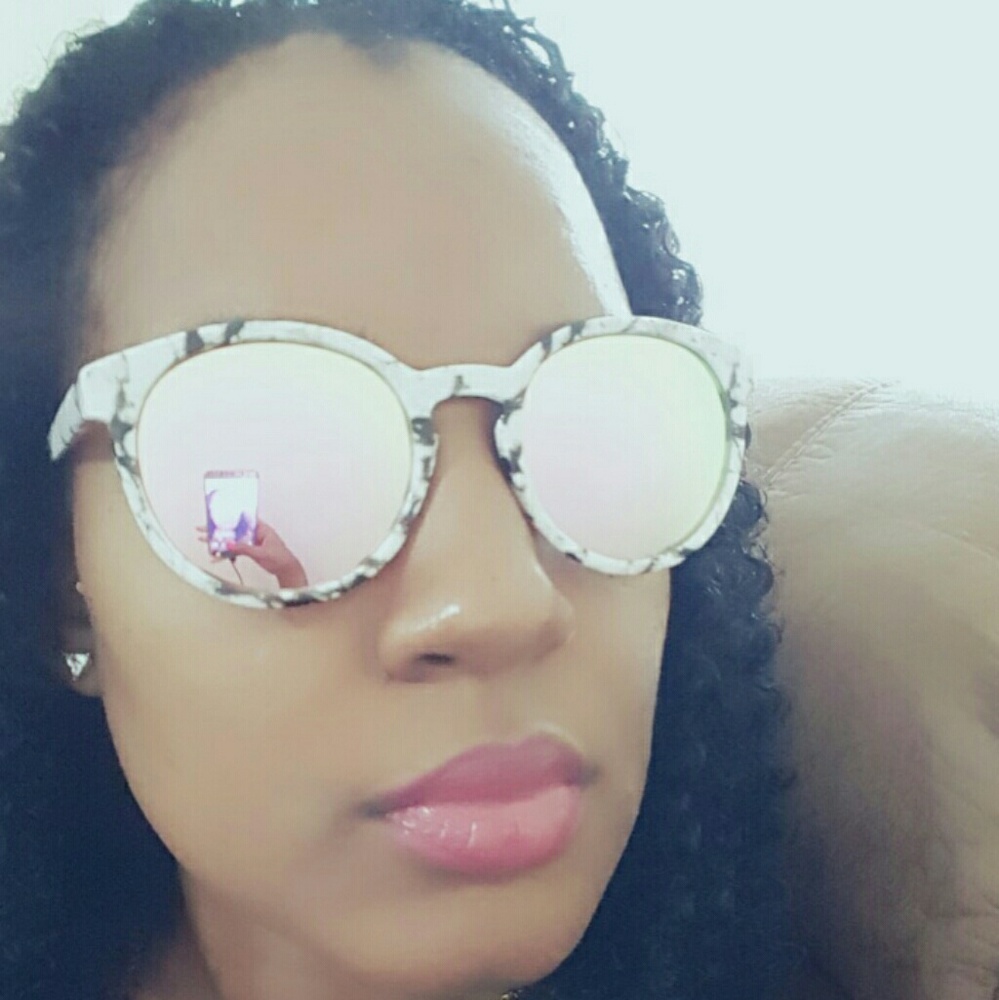 LAST ONE! Wayfarer Sunglasses - Picture 6 of 6