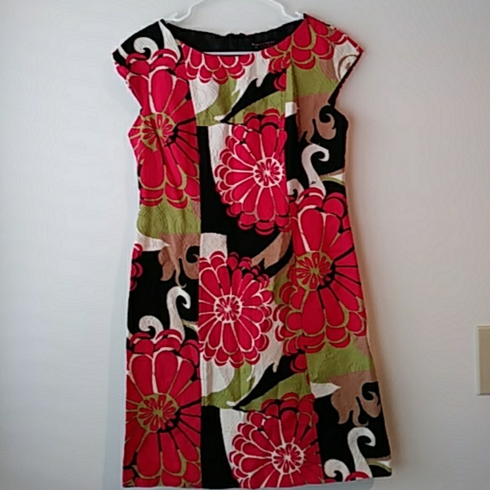 Size 10 Robbie Bee Printed Knee Length Panel Dress