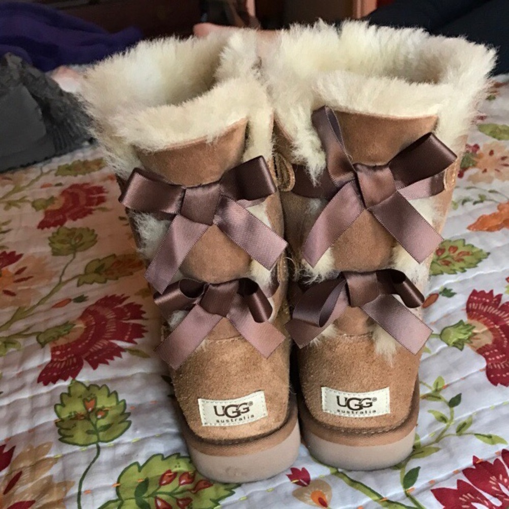 Bailey bow uggs