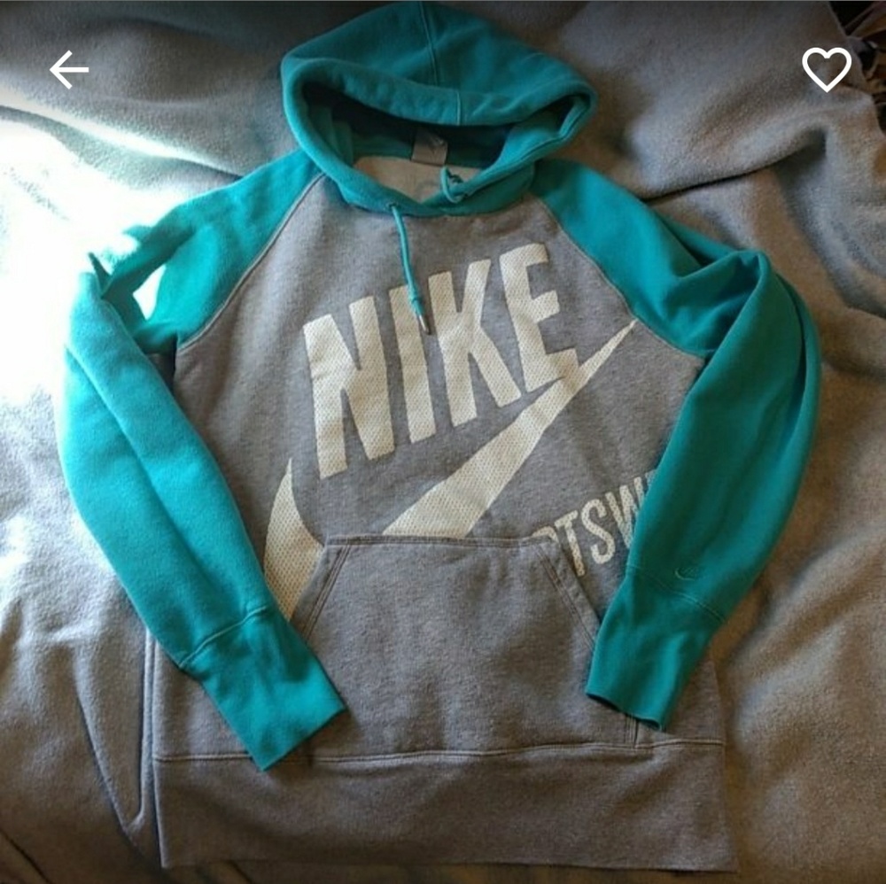 **sold** Nike hoodie