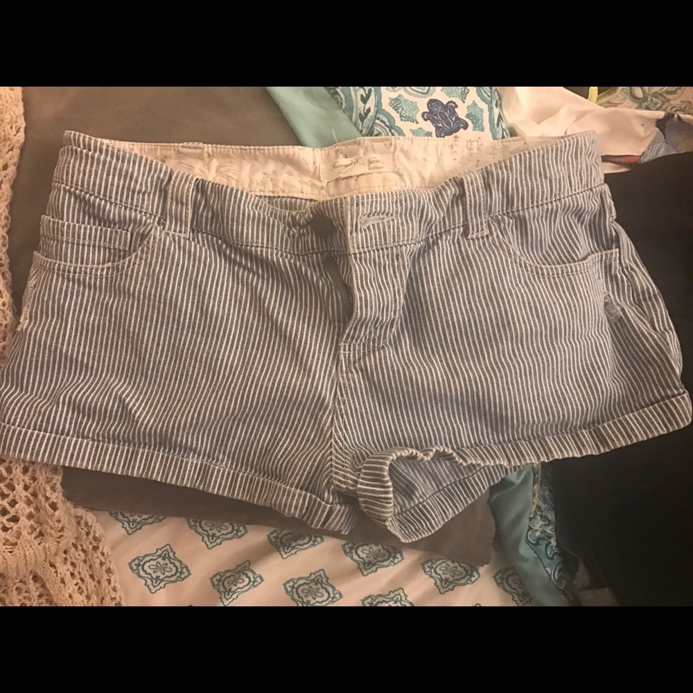 Khaki shorts- pinstriped