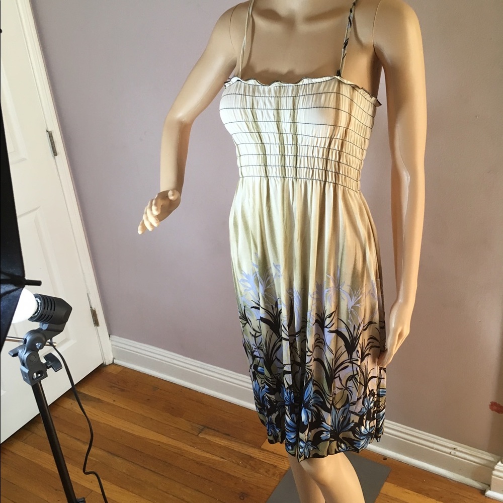Gorgeous design with touch of blue sun dress