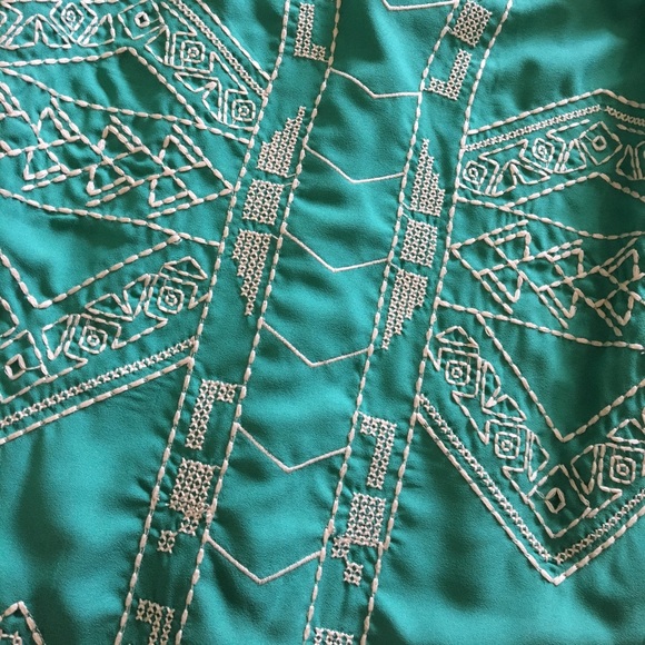 Green Aztec Embroidered Dress - Picture 3 of 4