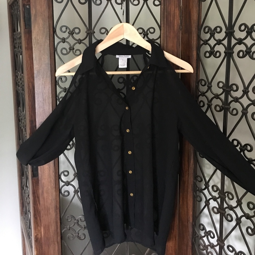 Lovely black cold-shoulder top!! Reduced price!!