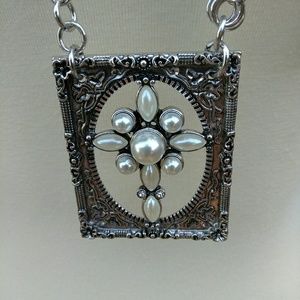 Plunder vintage cross necklace