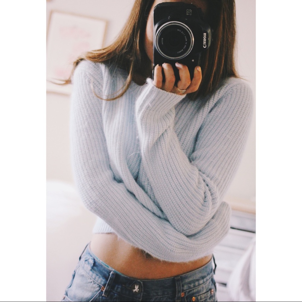 Cozy baby blue cropped sweater!
