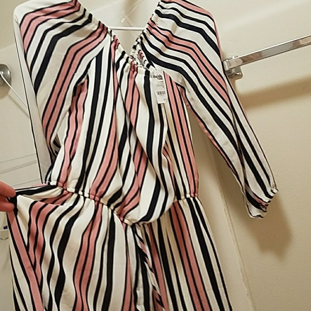 Romper - Picture 2 of 4