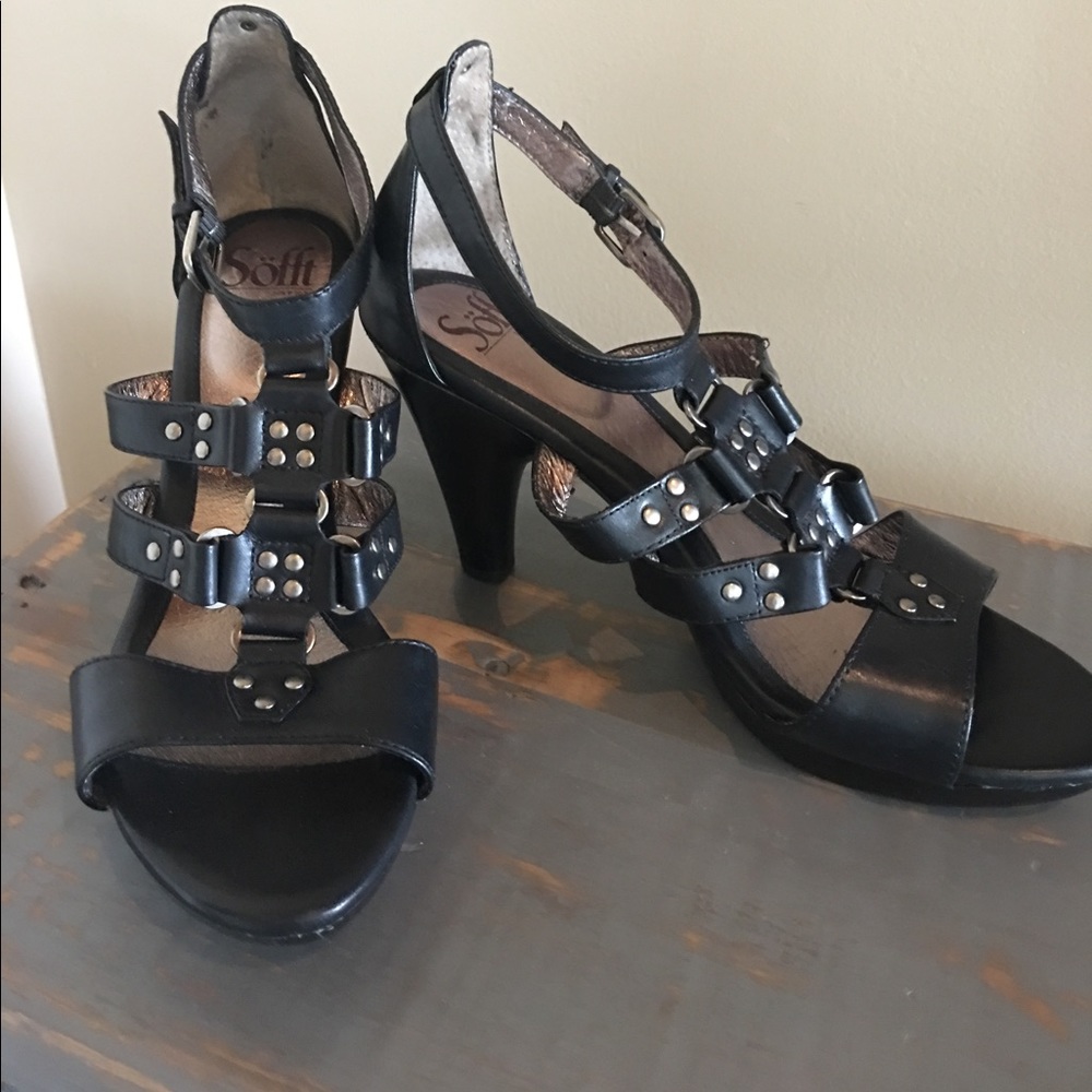 Sofft Black Leather Strappy Sandals/Heels