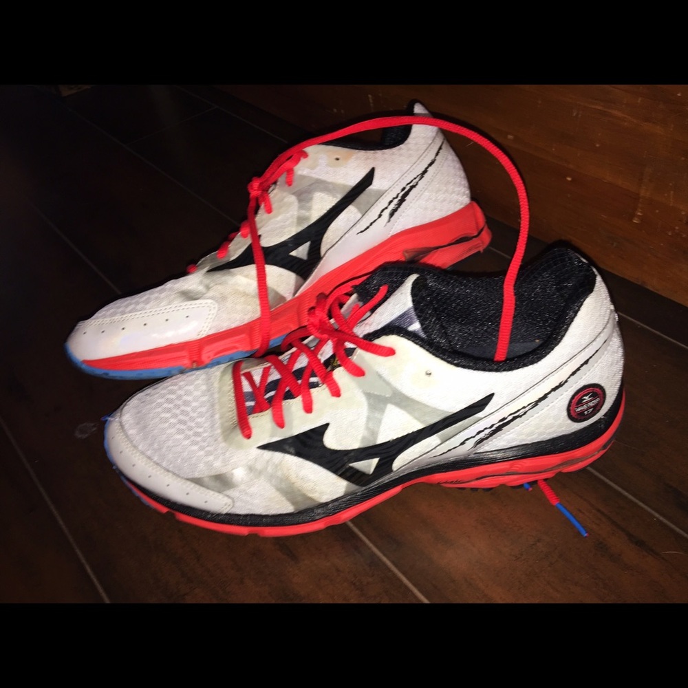 Mizuno Wave Riders 17 running shoes