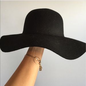 Black Felt Floppy Brim Hat